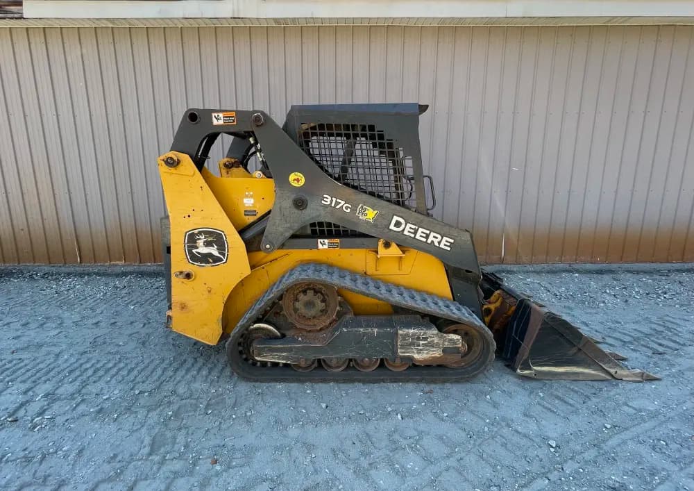 John Deere 317G