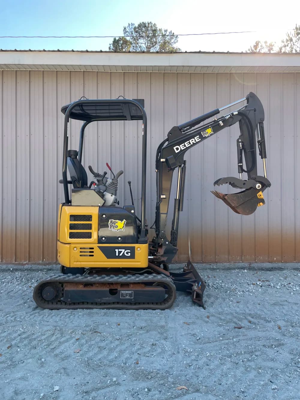 John Deere 17G Mini Ex